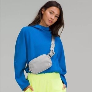 NWT Lululemon Everywhere Belt Bag in Silver Drop 1L Updated Longer Strap